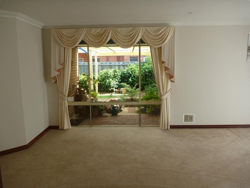 7 Kardier Mews, Viveash WA 6056