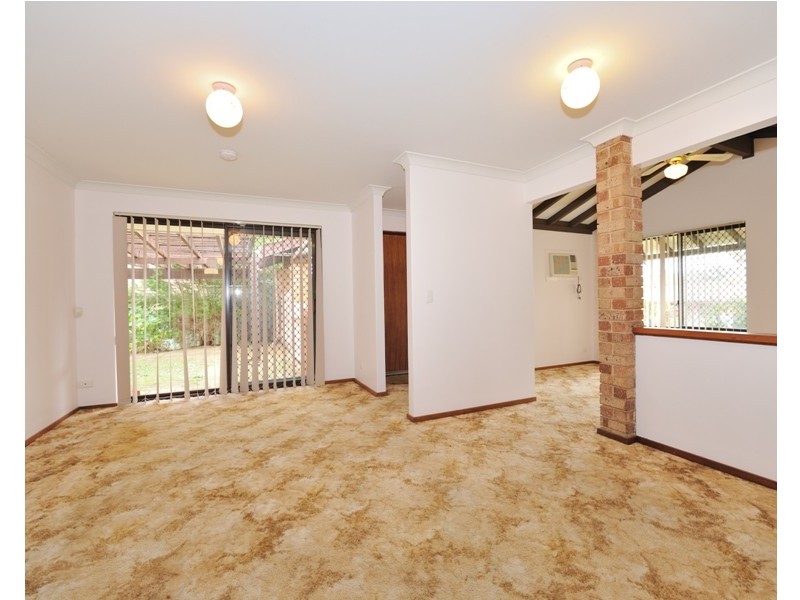 41 Christowe Drive, Swan View WA 6056