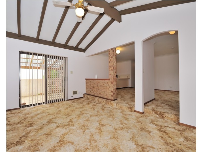 41 Christowe Drive, Swan View WA 6056