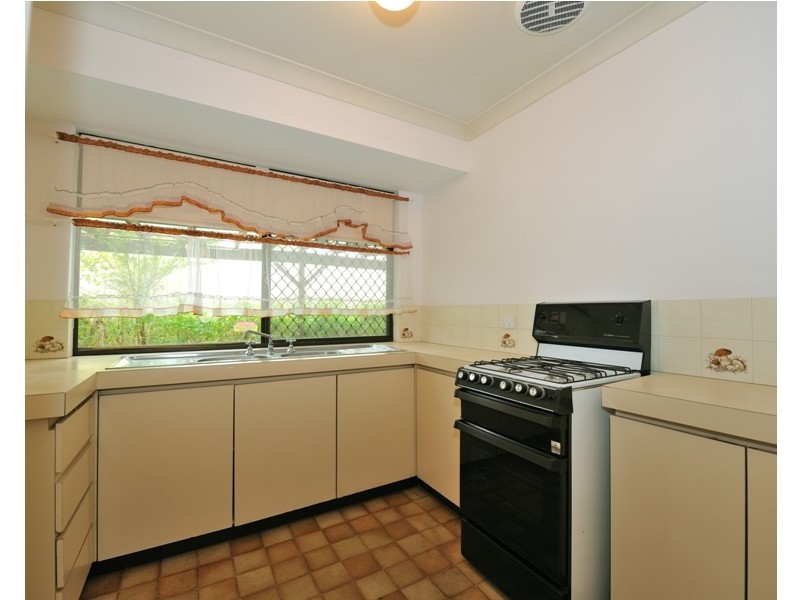 41 Christowe Drive, Swan View WA 6056