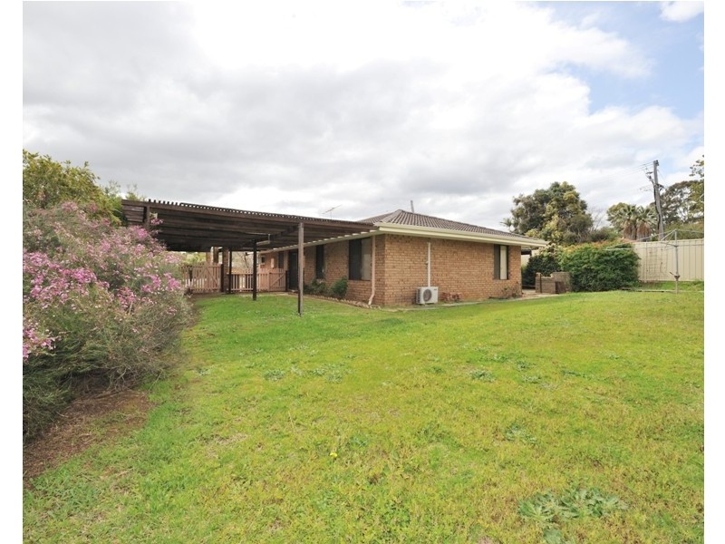 41 Christowe Drive, Swan View WA 6056