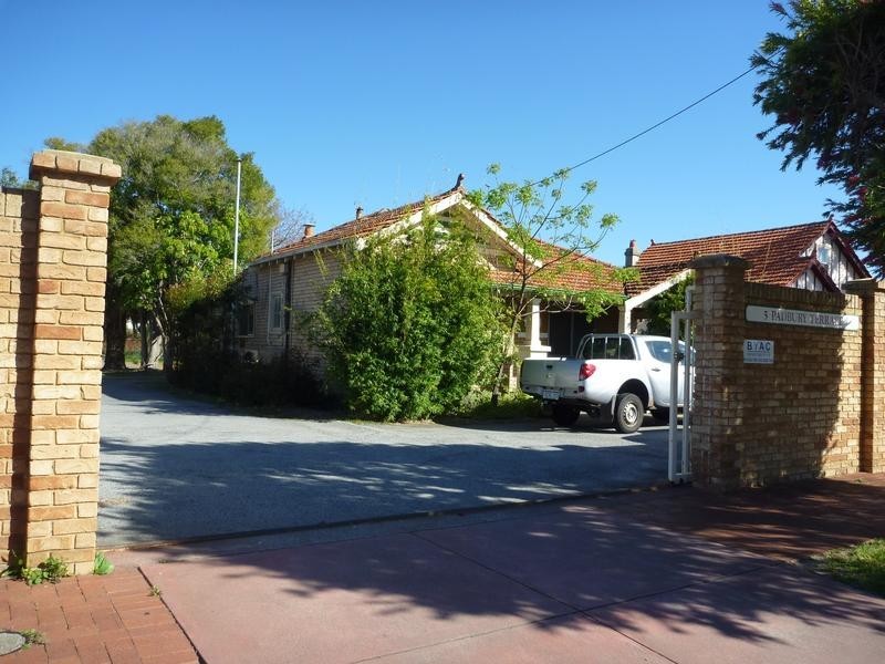 5 Padbury Terrace, Midland WA 6056