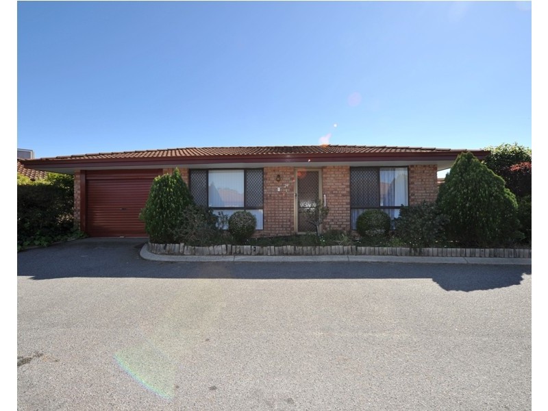 24/63 Amherst Road, Swan View WA 6056