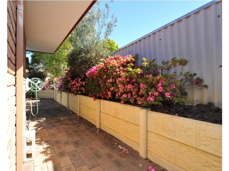 24/63 Amherst Road, Swan View WA 6056