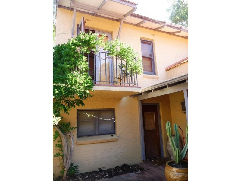 4 Linthorn Crescent, Greenmount WA 6056