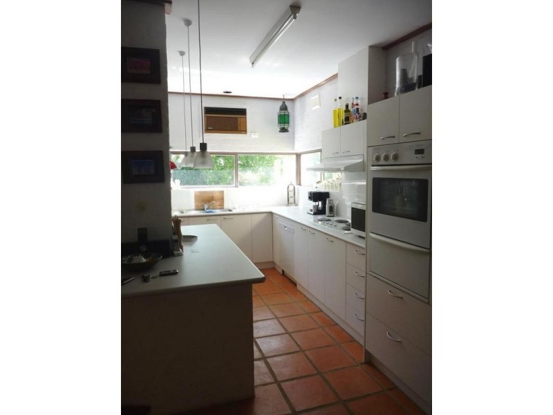 4 Linthorn Crescent, Greenmount WA 6056