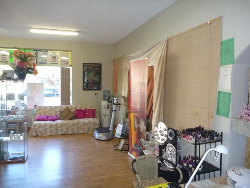 4/16 The Avenue, Midland WA 6056