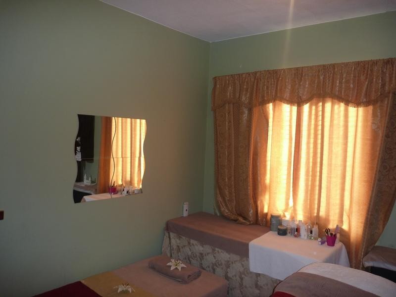 4/16 The Avenue, Midland WA 6056