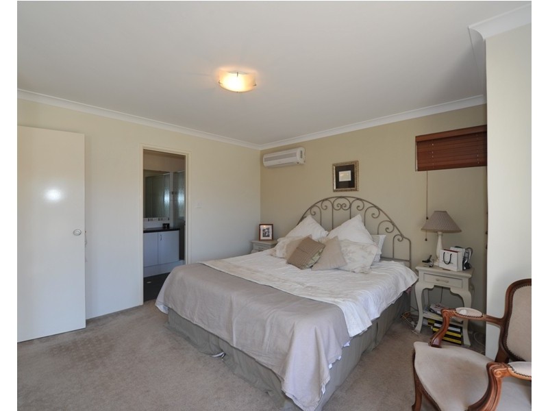 8 Leedon Drive, Ellenbrook WA 6069