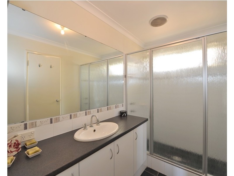 8 Leedon Drive, Ellenbrook WA 6069