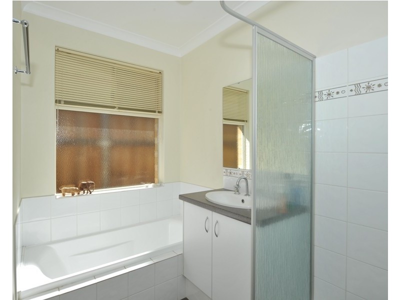 8 Leedon Drive, Ellenbrook WA 6069