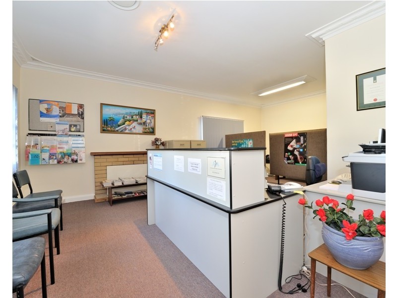 11 Myles Road, Swan View WA 6056
