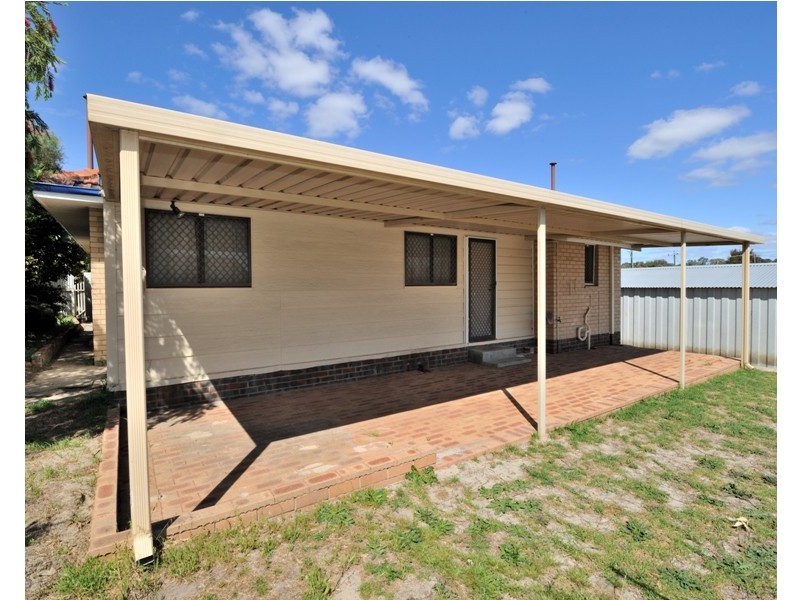 11 Myles Road, Swan View WA 6056