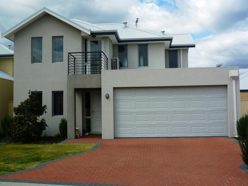 2/3 Aquaviva Circle, Viveash WA 6056