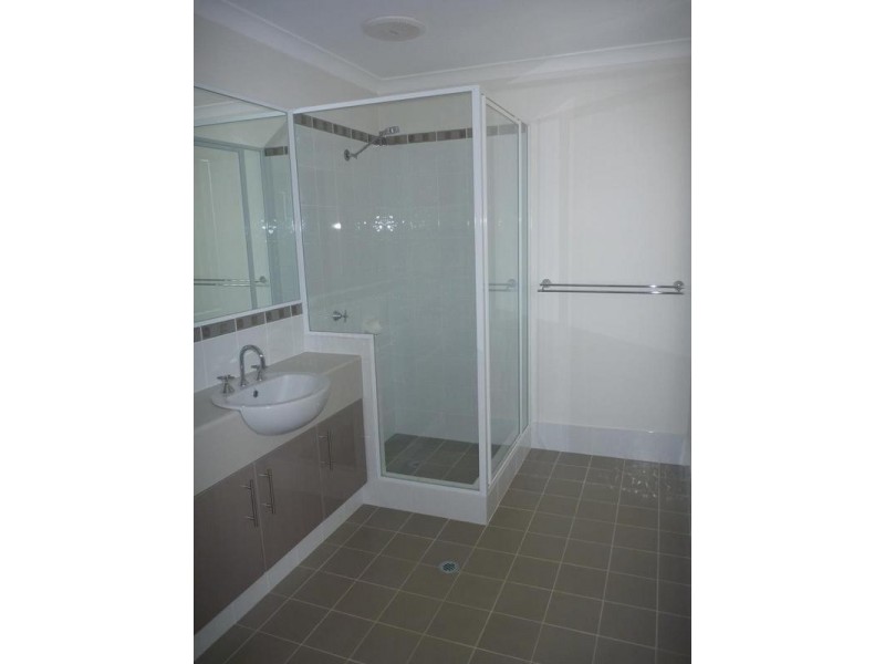 2/3 Aquaviva Circle, Viveash WA 6056
