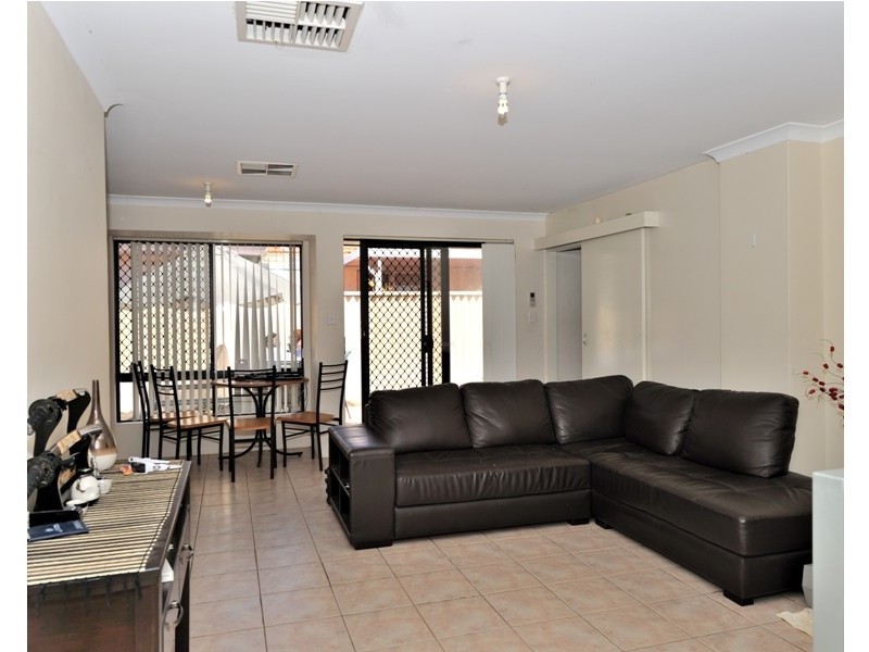 3 Funnell Street, Queens Park WA 6107