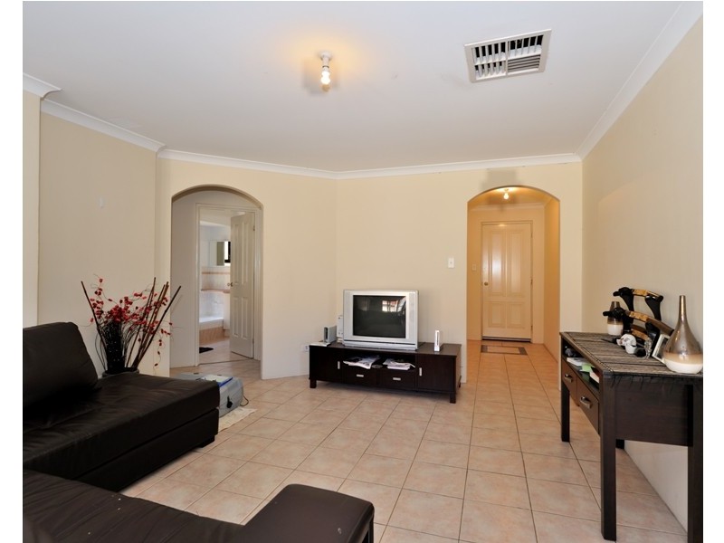 3 Funnell Street, Queens Park WA 6107