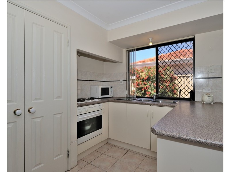 3 Funnell Street, Queens Park WA 6107