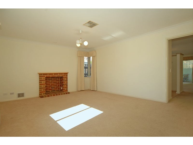 26 Lakefront Circle, The Vines WA 6069
