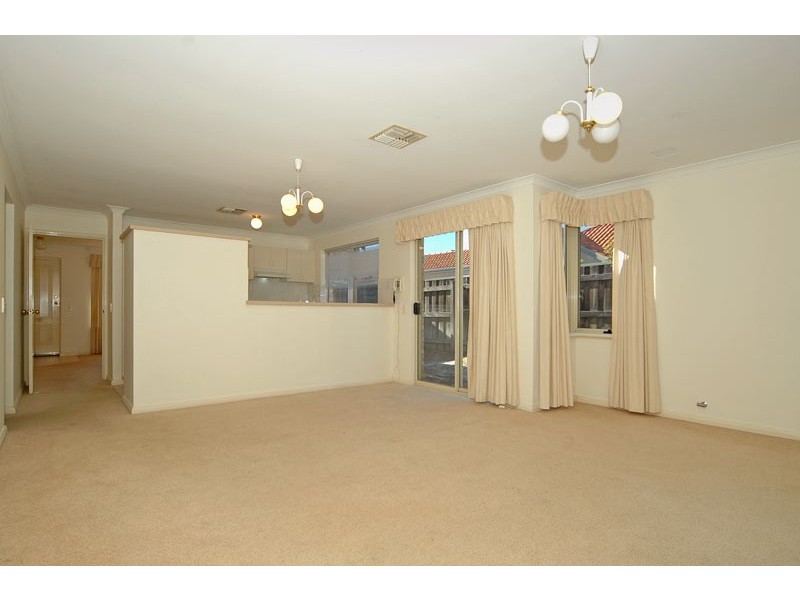 26 Lakefront Circle, The Vines WA 6069