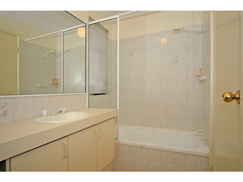 26 Lakefront Circle, The Vines WA 6069