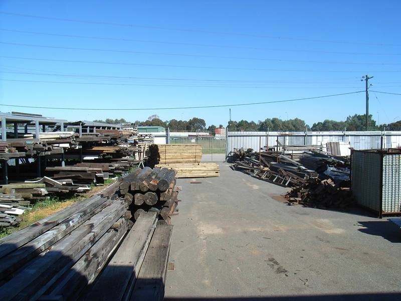 2 Gallant Court, Midvale WA 6056