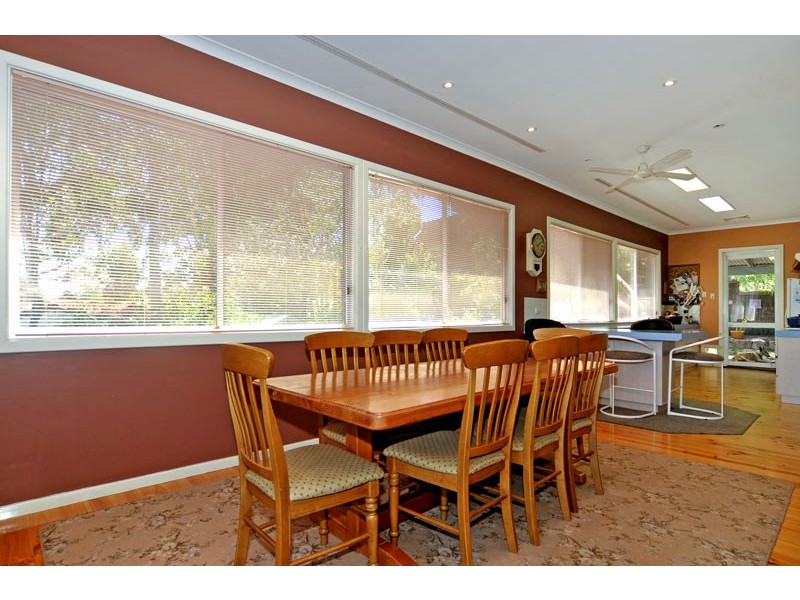24 Woodbridge Drive, Greenmount WA 6056