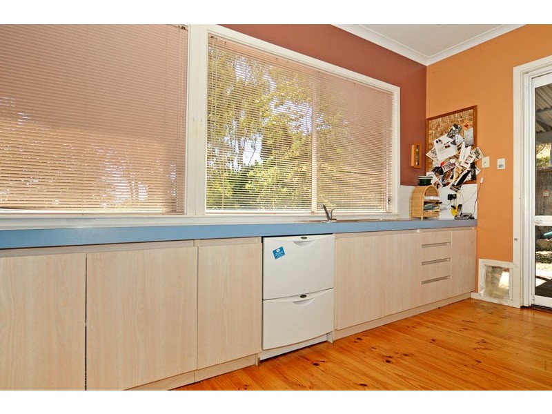 24 Woodbridge Drive, Greenmount WA 6056