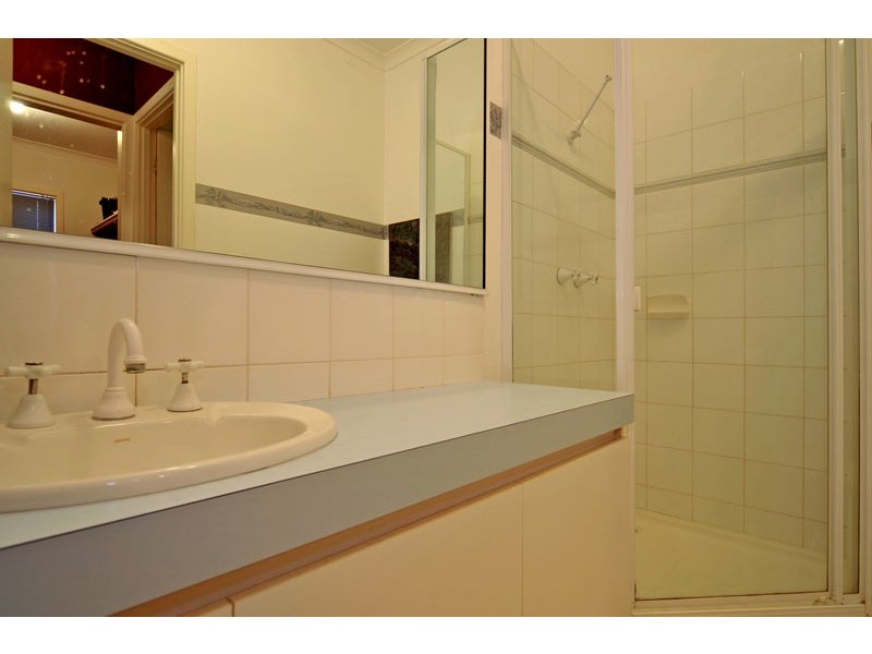 24 Woodbridge Drive, Greenmount WA 6056
