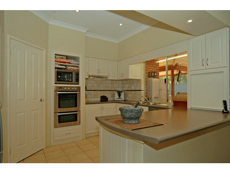 1100 Wildberry Drive, Stoneville WA 6081