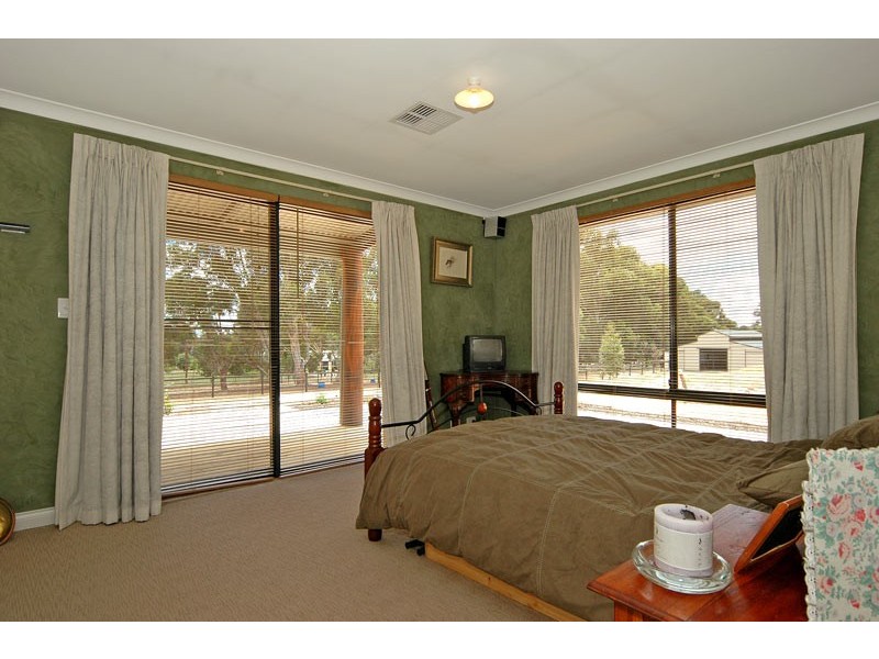 22 Centenary Drive, Gidgegannup WA 6083