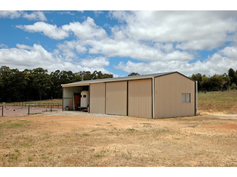 22 Centenary Drive, Gidgegannup WA 6083