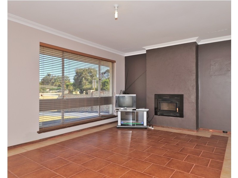 30 Hamilton Road, High Wycombe WA 6057