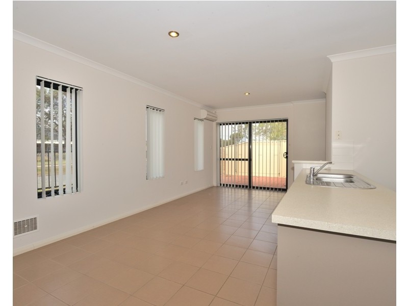 1/11 Hamersley Street, Midland WA 6056