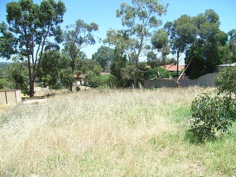 2 Reynolds Drive, Swan View WA 6056