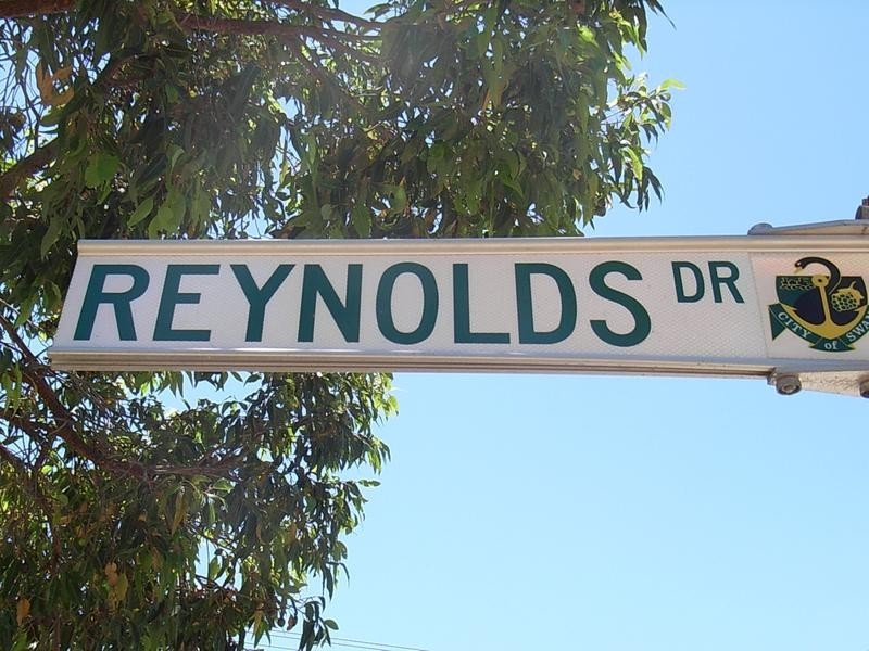 2 Reynolds Drive, Swan View WA 6056