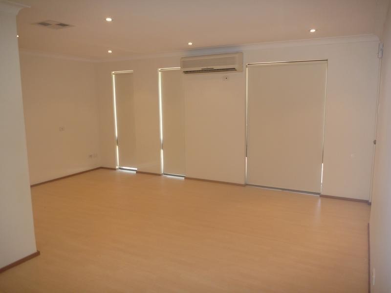 4 Woodbridge Close, Swan View WA 6056