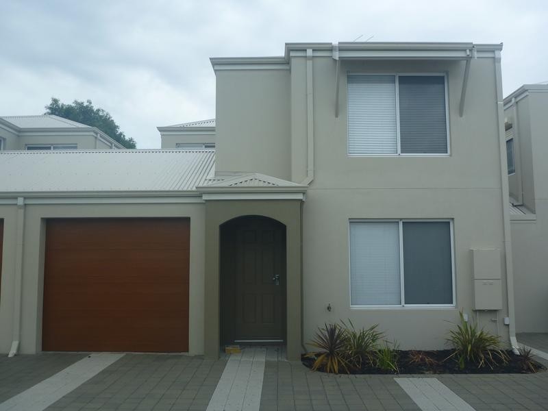 2/12 Charles East Street, Midland WA 6056