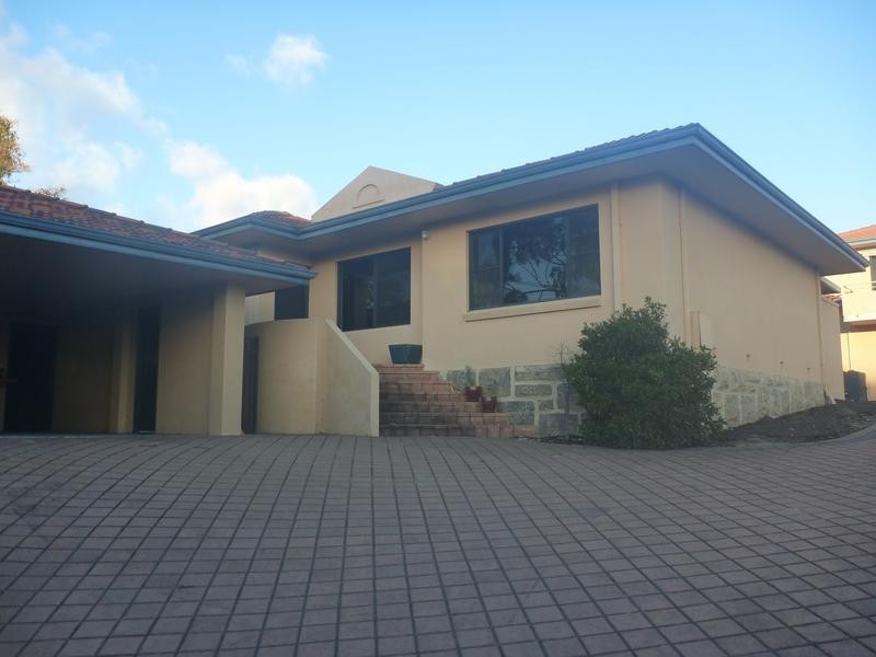 15 Flora Avenue, Bayswater WA 6053