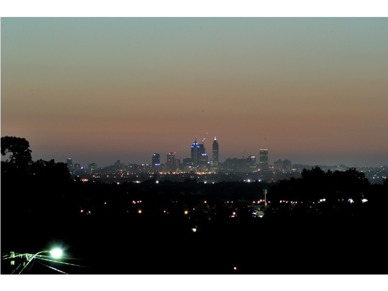 40 Tunnel Road, Swan View WA 6056