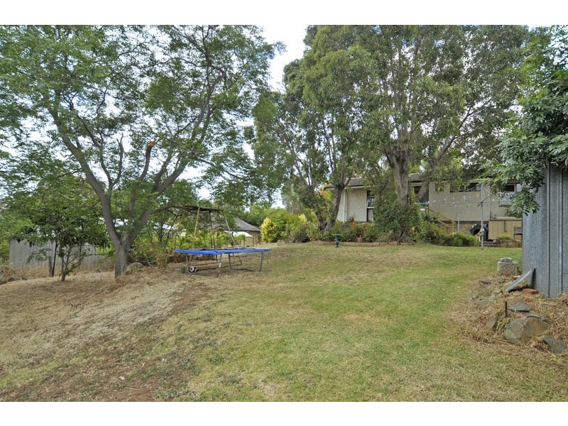 40 Tunnel Road, Swan View WA 6056