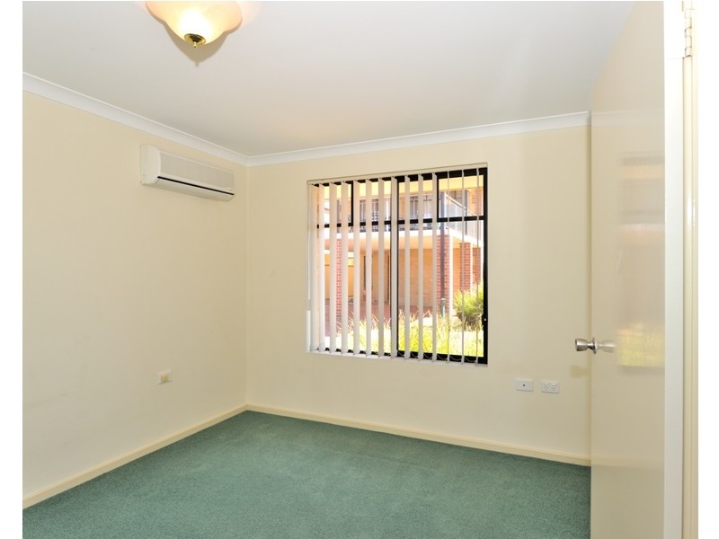 8/22 Avon Crescent, Viveash WA 6056