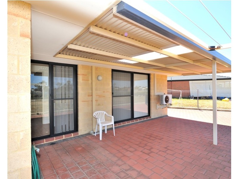8/22 Avon Crescent, Viveash WA 6056