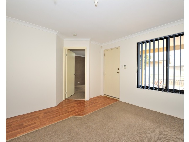 1/17 Mathoura Street, Midland WA 6056