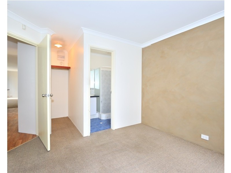1/17 Mathoura Street, Midland WA 6056