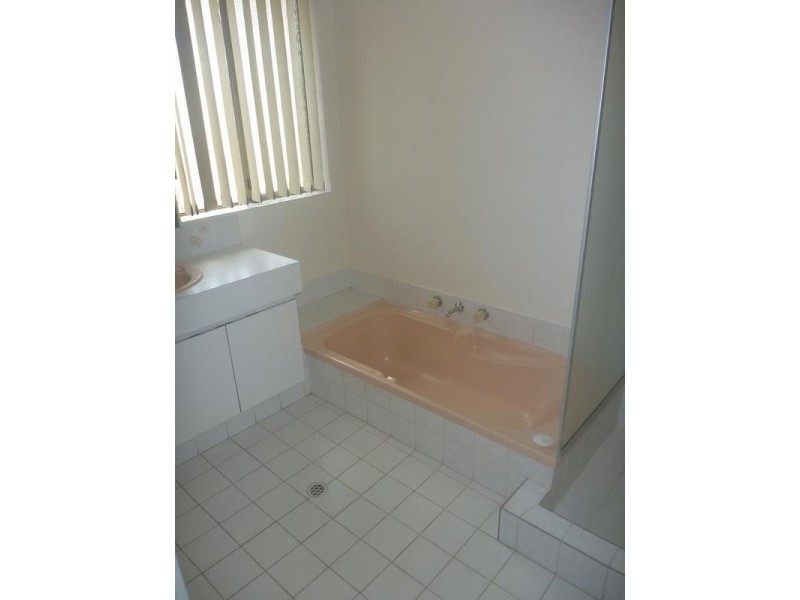 3/11 Hyde Street, Midland WA 6056