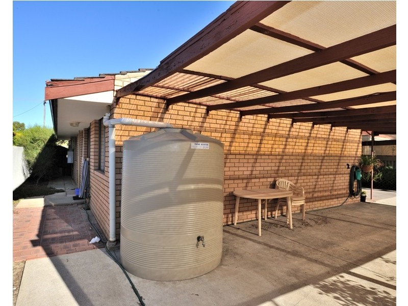 35 Victoria Parade, Midvale WA 6056