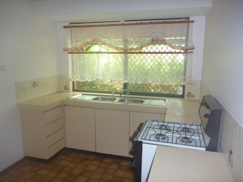 41 Christowe Drive, Swan View WA 6056