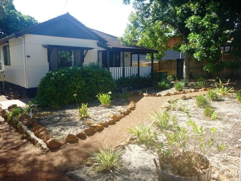 28 Stuart Street, Greenmount WA 6056