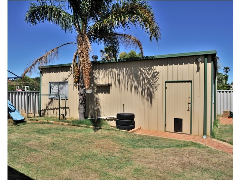 11 Roger Street, Midland WA 6056